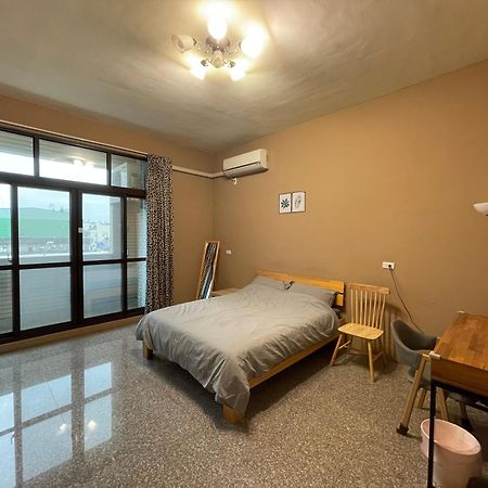 Hello Guesthouse Луган Экстерьер фото